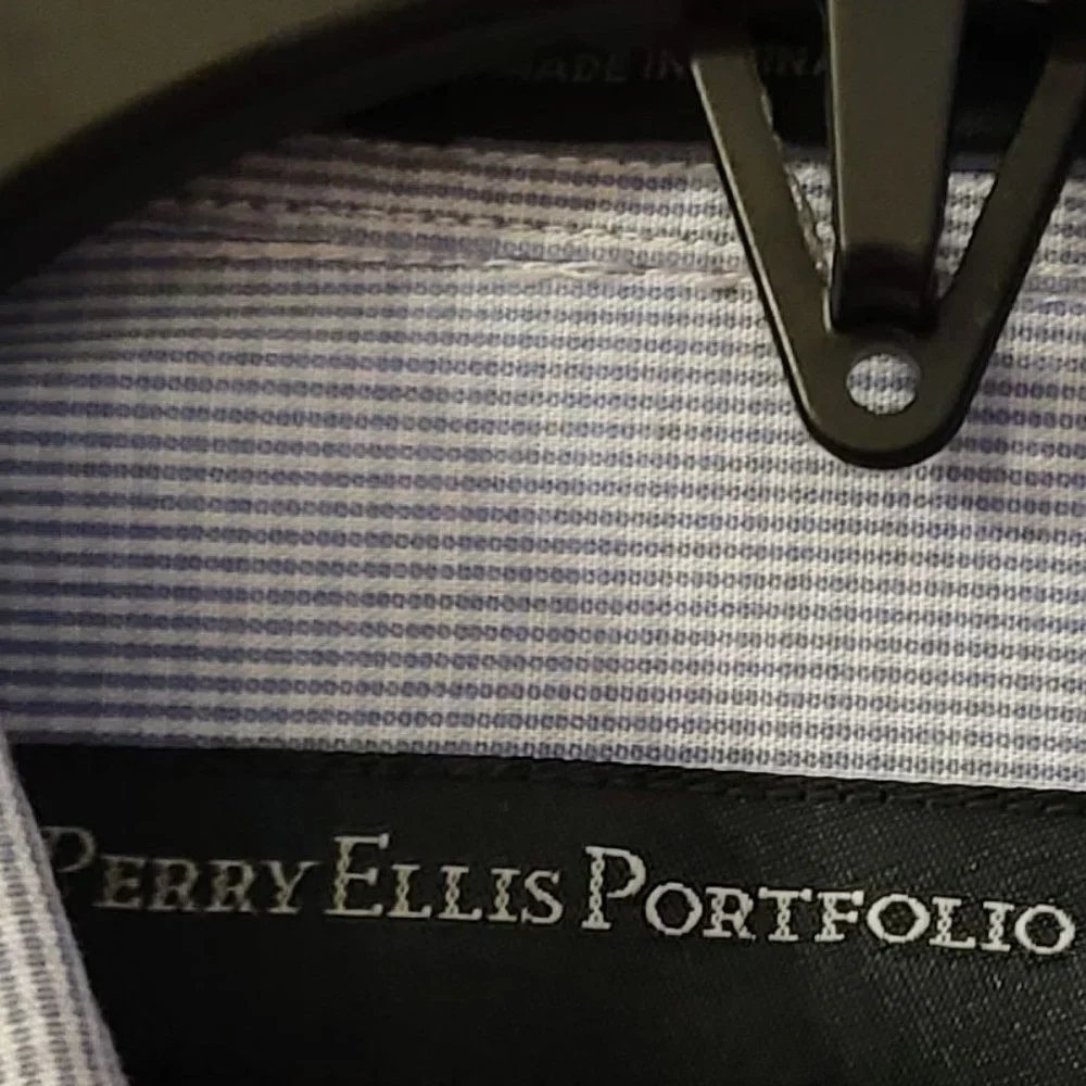 Perry Ellis Portfolio Blue and White Pin-Striped Shirt Sz 16 w/32 X 33 - Picture 3 of 9